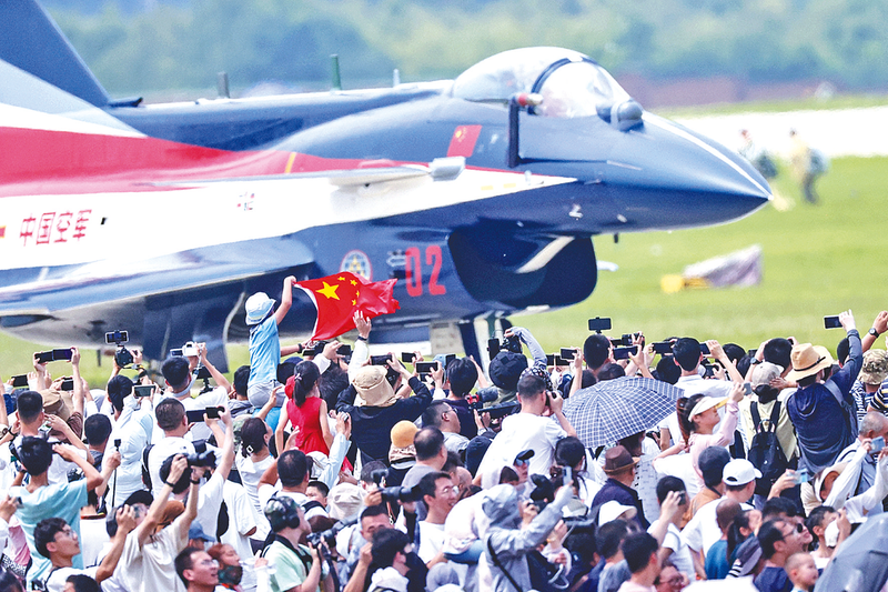 舔骚逼电影做爱免费看长春航空展迎来首个公众日